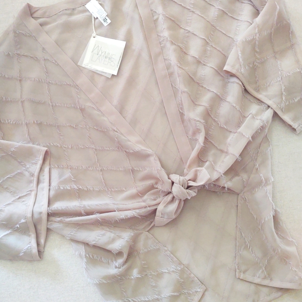 NWt Beige Kimono Wrap-Top by Wynne Layers + Eyelash Fringe~ Size: MED